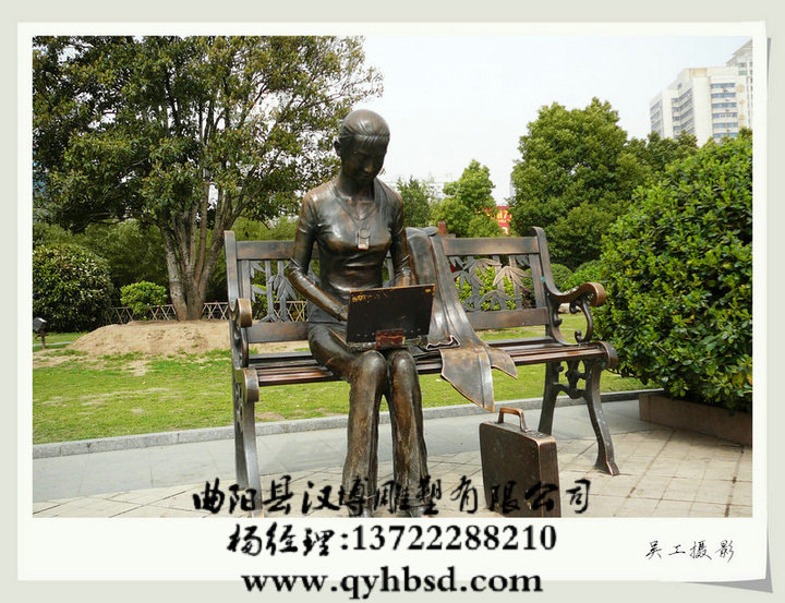 玻璃钢仿铜人物雕塑,户外园林小品雕塑