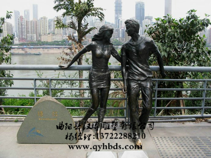 玻璃钢小品雕塑,情侣雕塑人物