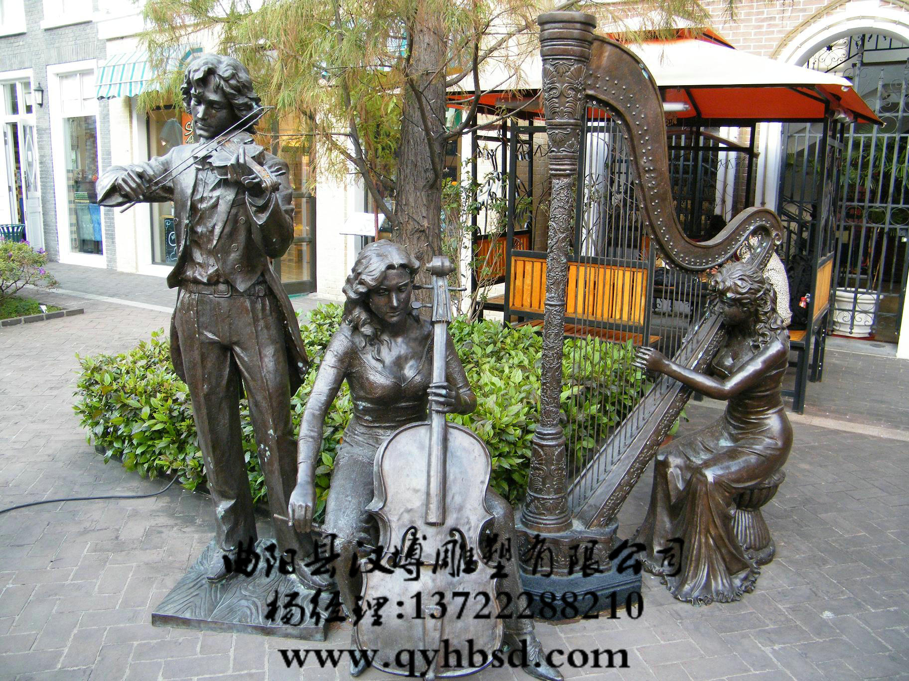 玻璃钢仿铜雕塑,公园现代小品雕塑