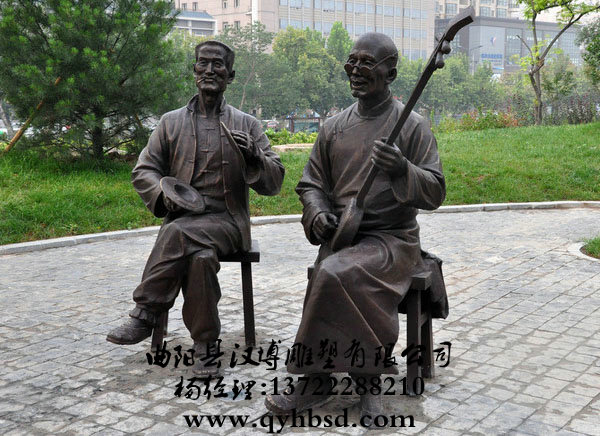 玻璃钢音乐人物雕塑,拉二胡园林景观雕像