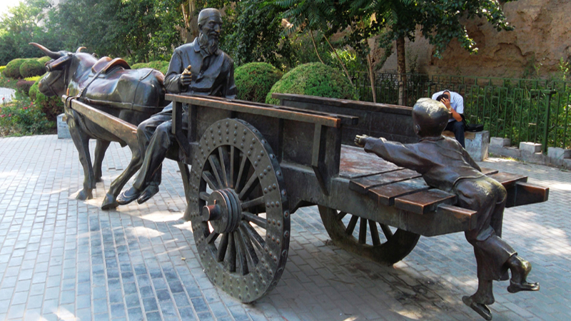 牛雕塑,动物铜雕,步行街雕像