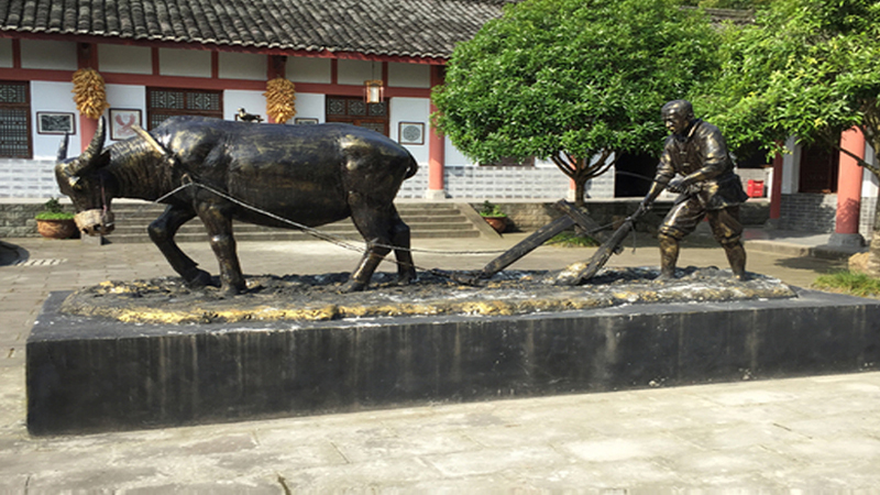 广场景观雕塑,牛主题雕像,商业街铜雕